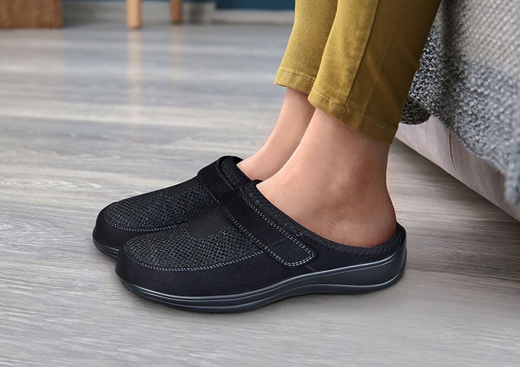 Orthofeet Arch Support Slippers Plantar Fasciitis Diabetic Women's Slip-On Black | IG5901638