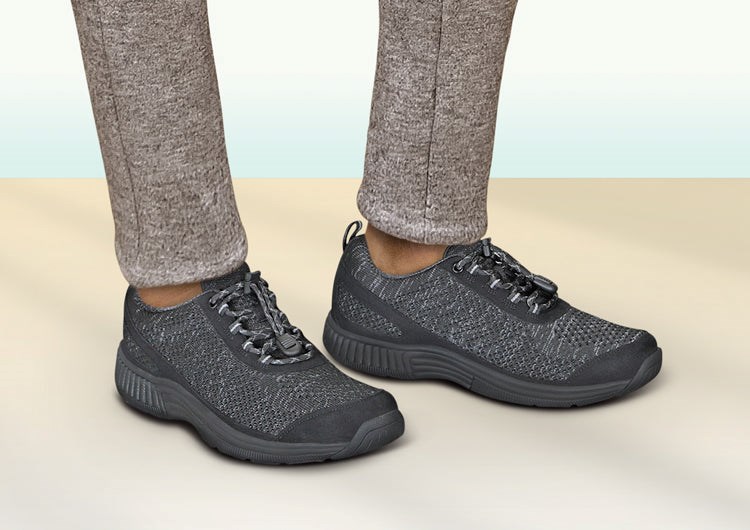 Orthofeet Athletic Walking Orthotic Women's Sneakers Black | UQ3865421