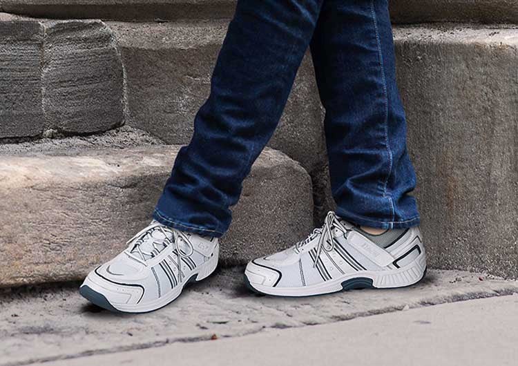 Orthofeet Orthotic Tie Less Athletic Men's Sneakers White | PF3897250